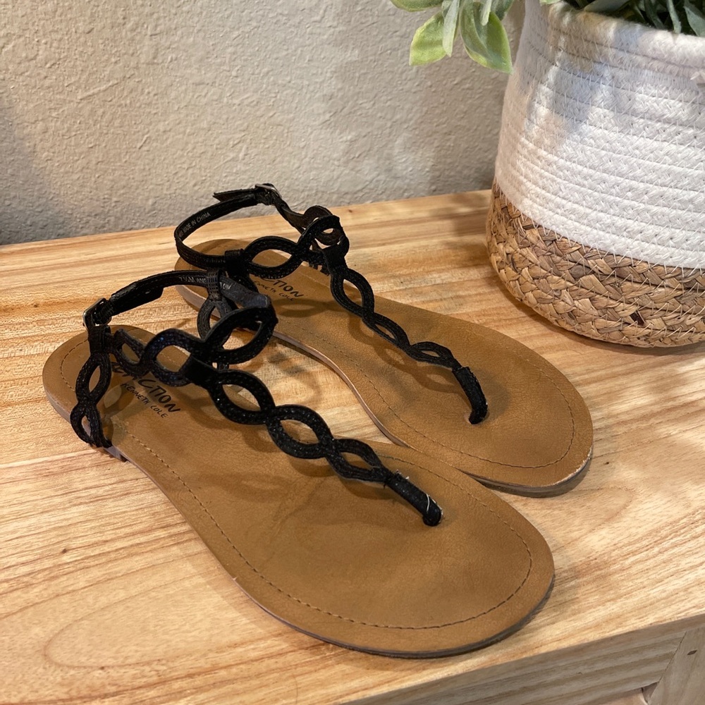 Kenneth Cole Reaction black strappy sandals Sz 7.5